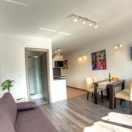 Apartments Nebuloza Ровинь Экстерьер фото