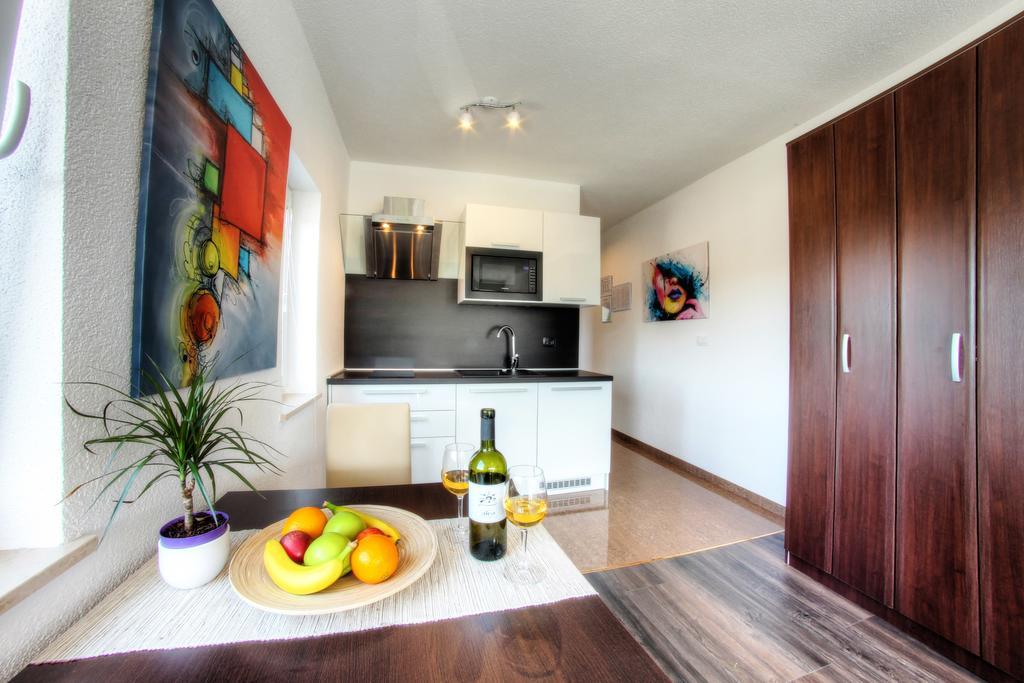 Apartments Nebuloza Ровинь Экстерьер фото