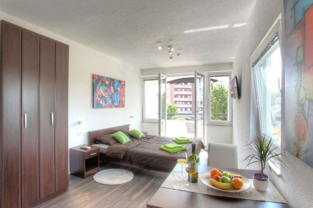 Apartments Nebuloza Ровинь Экстерьер фото